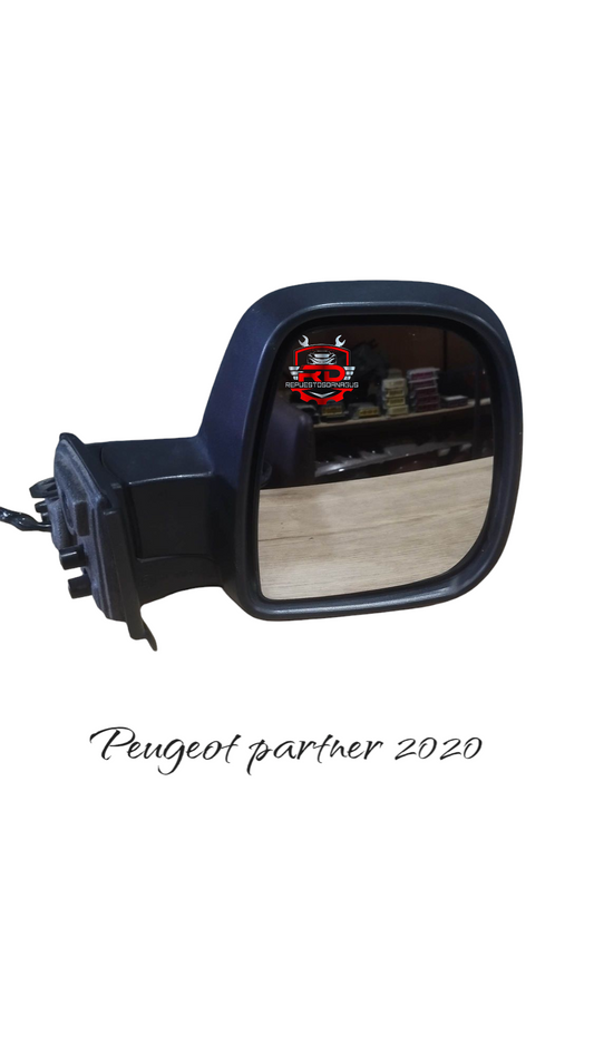 Peugeot partner 2022 espejo